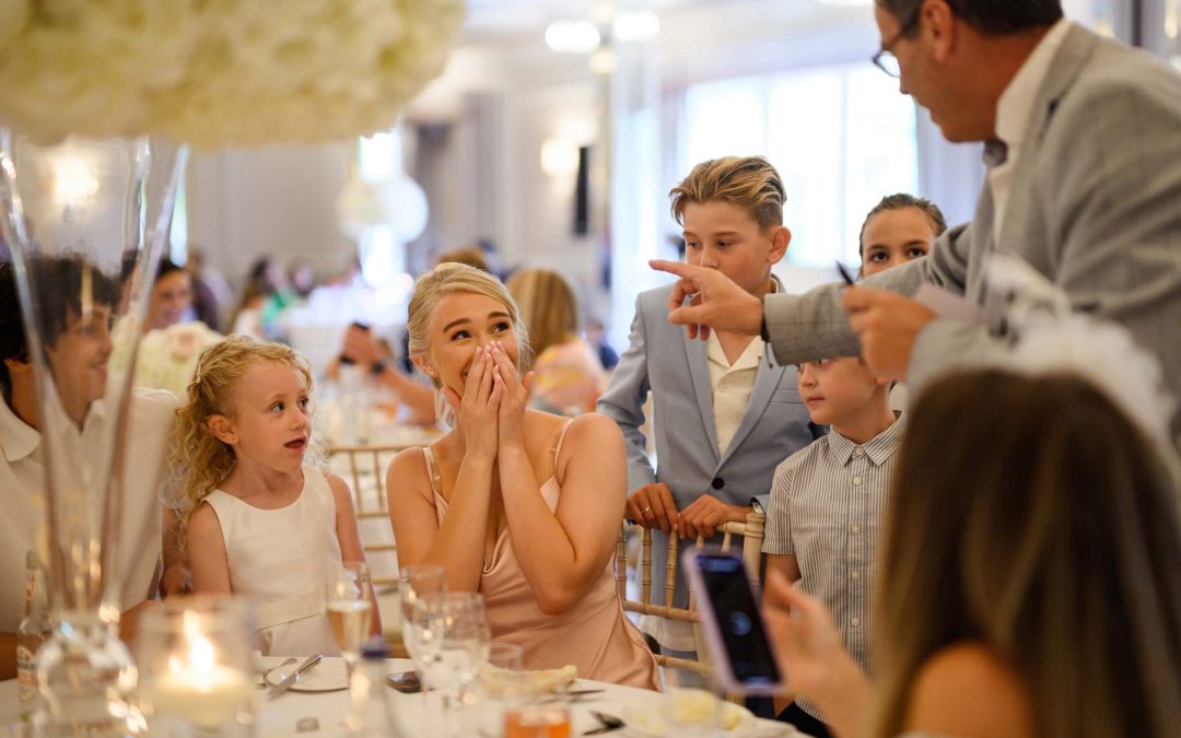 Unveiling The Magic – The benefits of hiring a close up magician.